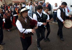 Lee más sobre el artículo La Brusenda organiza el Encuentro de Música Tradicional