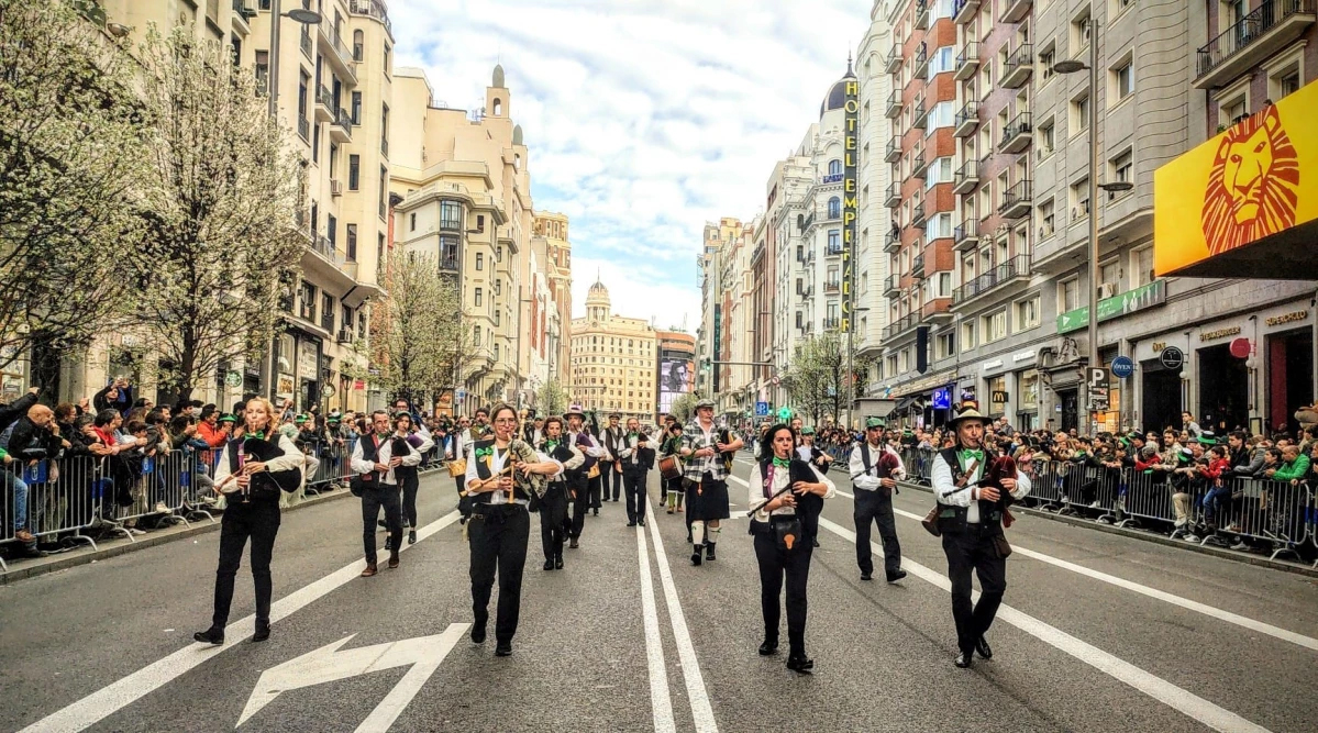 En este momento estás viendo La Montaña Leonesa suena por San Patricio en Madrid con los ‘Gaiteros de Felechas’